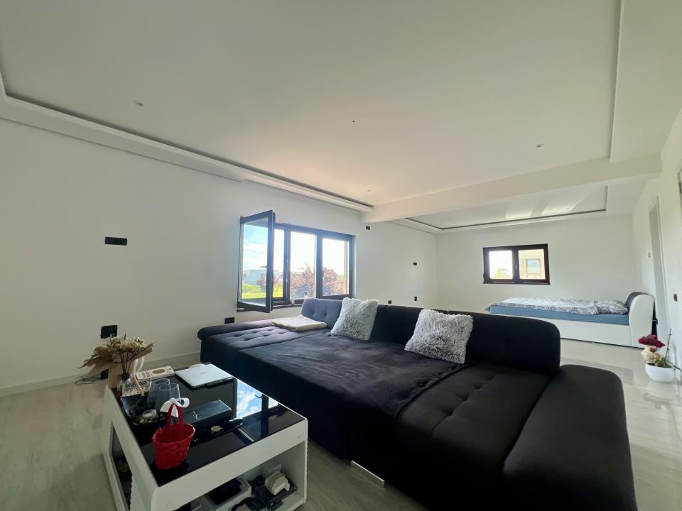  Casa individuala, 4 camere, 286 mp utili, 612 mp teren, piscina - Mosnita Noua