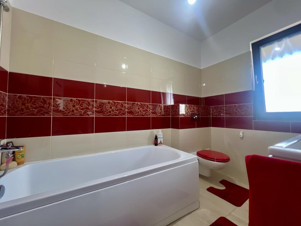  Casa individuala, 4 camere, 286 mp utili, 612 mp teren, piscina - Mosnita Noua