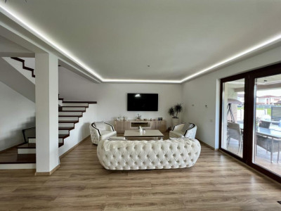  Casa individuala, 4 camere, 286 mp utili, 612 mp teren, piscina - Mosnita Noua