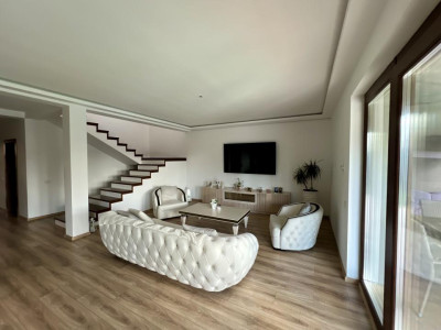  Casa individuala, 4 camere, 286 mp utili, 612 mp teren, piscina - Mosnita Noua