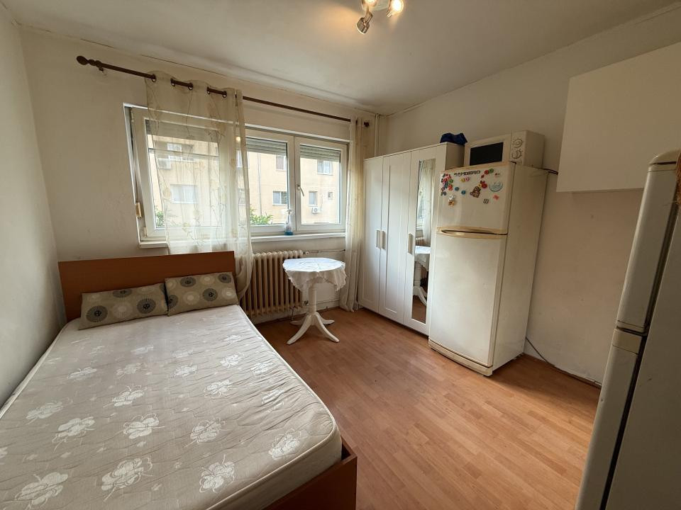 Apartament cu o camera, 16 mp utili, etajul 2, mobilat - Buziasului