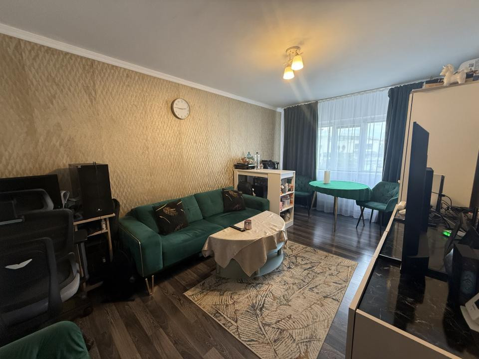 Apartament cu 2 camere, 43 mp utili, decomandat, etaj 2 - Lipovei