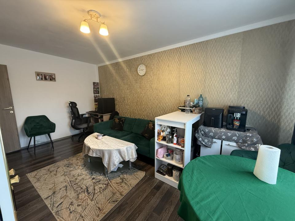 Apartament cu 2 camere, 43 mp utili, decomandat, etaj 2 - Lipovei