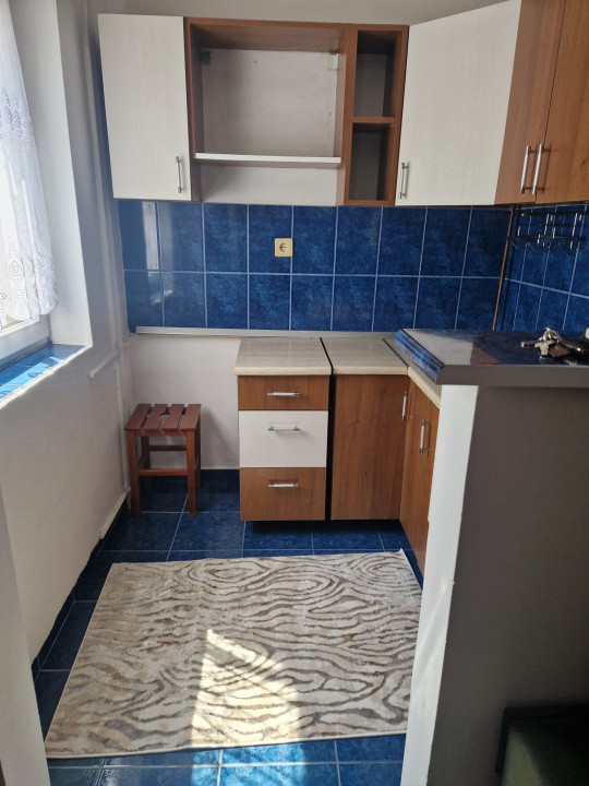 DE INCHIRIAT Apartament 1 camera, etaj 2 - zona Calea Buziasului