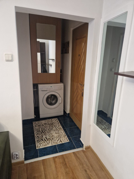 DE INCHIRIAT Apartament 1 camera, etaj 2 - zona Calea Buziasului