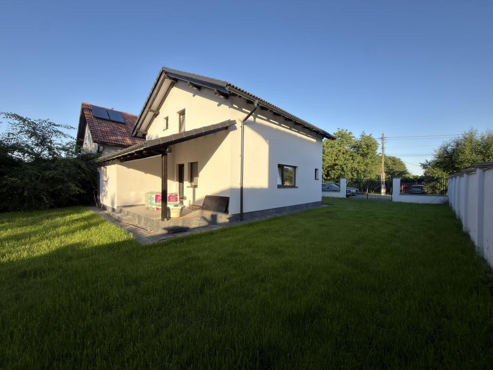 Casa individuala, 4 camere, 125mp utili, 500mp teren - Sanmihai Roman 