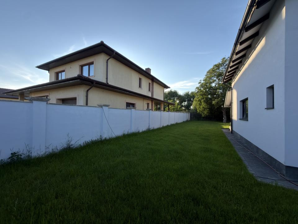 Casa individuala, 4 camere, 125mp utili, 500mp teren - Sanmihai Roman 