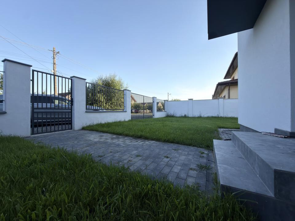 Casa individuala, 4 camere, 125mp utili, 500mp teren - Sanmihai Roman 