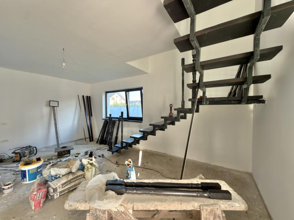 Casa individuala, 4 camere, 125mp utili, 500mp teren - Sanmihai Roman 