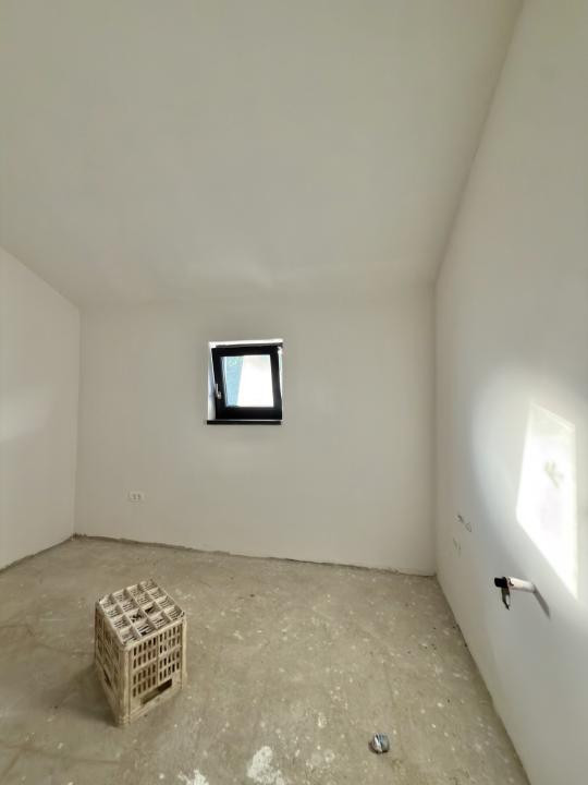 Casa individuala, 4 camere, 125mp utili, 500mp teren - Sanmihai Roman 
