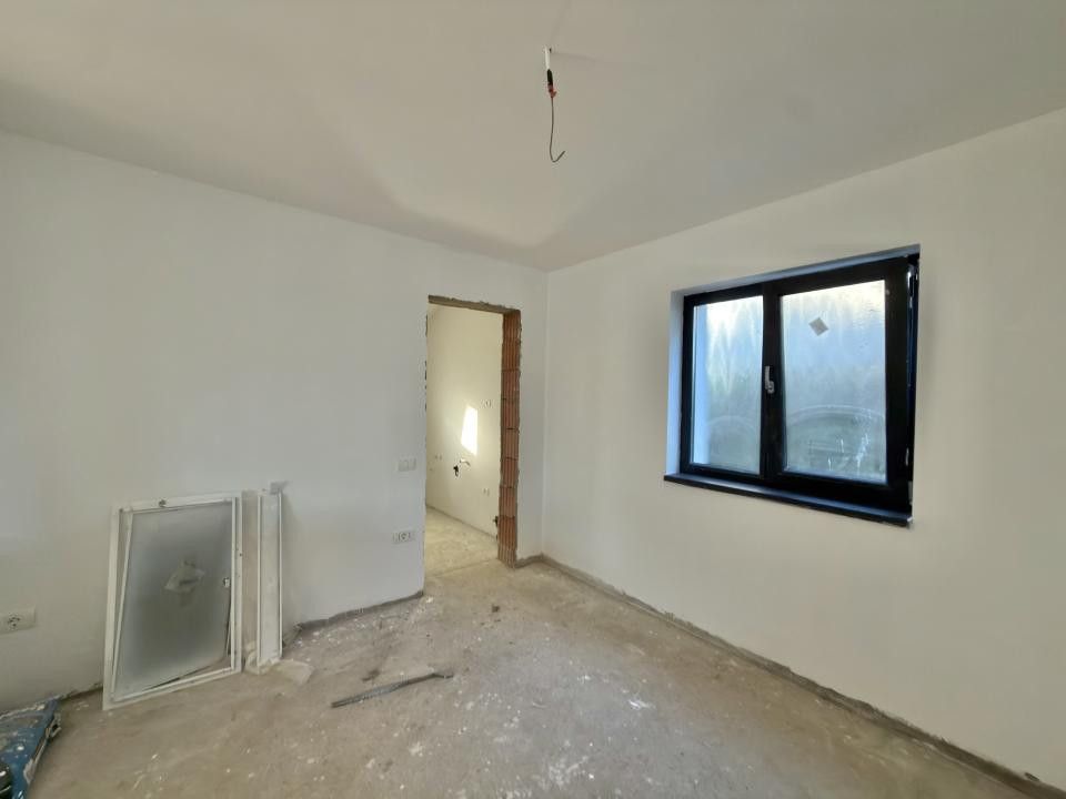 Casa individuala, 4 camere, 125mp utili, 500mp teren - Sanmihai Roman 