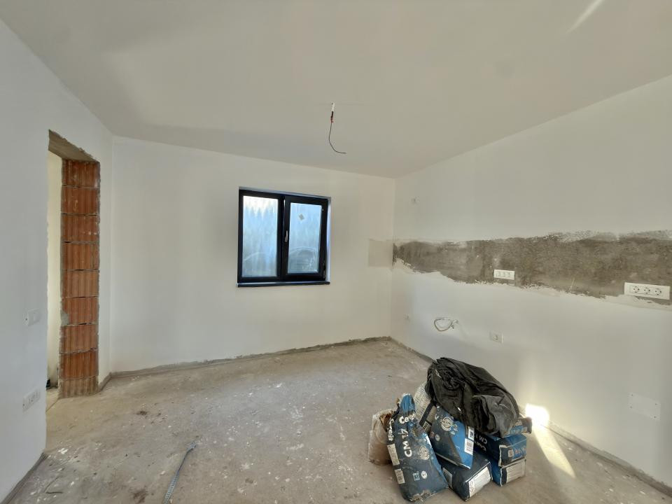 Casa individuala, 4 camere, 125mp utili, 500mp teren - Sanmihai Roman 