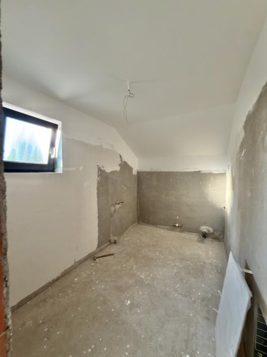 Casa individuala, 4 camere, 125mp utili, 500mp teren - Sanmihai Roman 