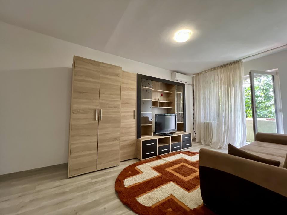  Apartament 2 camere, 47 mp utili, decomandat, etaj 3, mobilat - Zona Lipovei