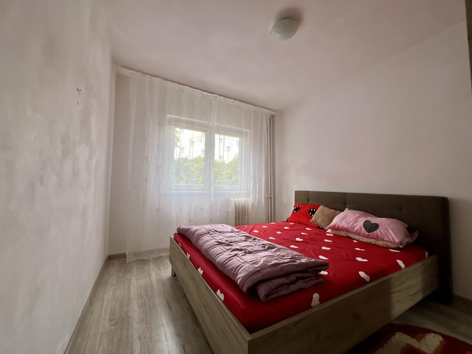  Apartament 2 camere, 47 mp utili, decomandat, etaj 3, mobilat - Zona Lipovei