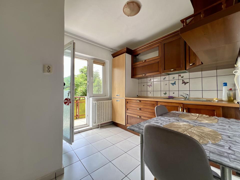  Apartament 2 camere, 47 mp utili, decomandat, etaj 3, mobilat - Zona Lipovei