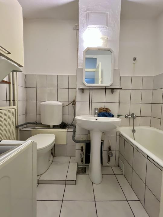  Apartament 2 camere, 47 mp utili, decomandat, etaj 3, mobilat - Zona Lipovei