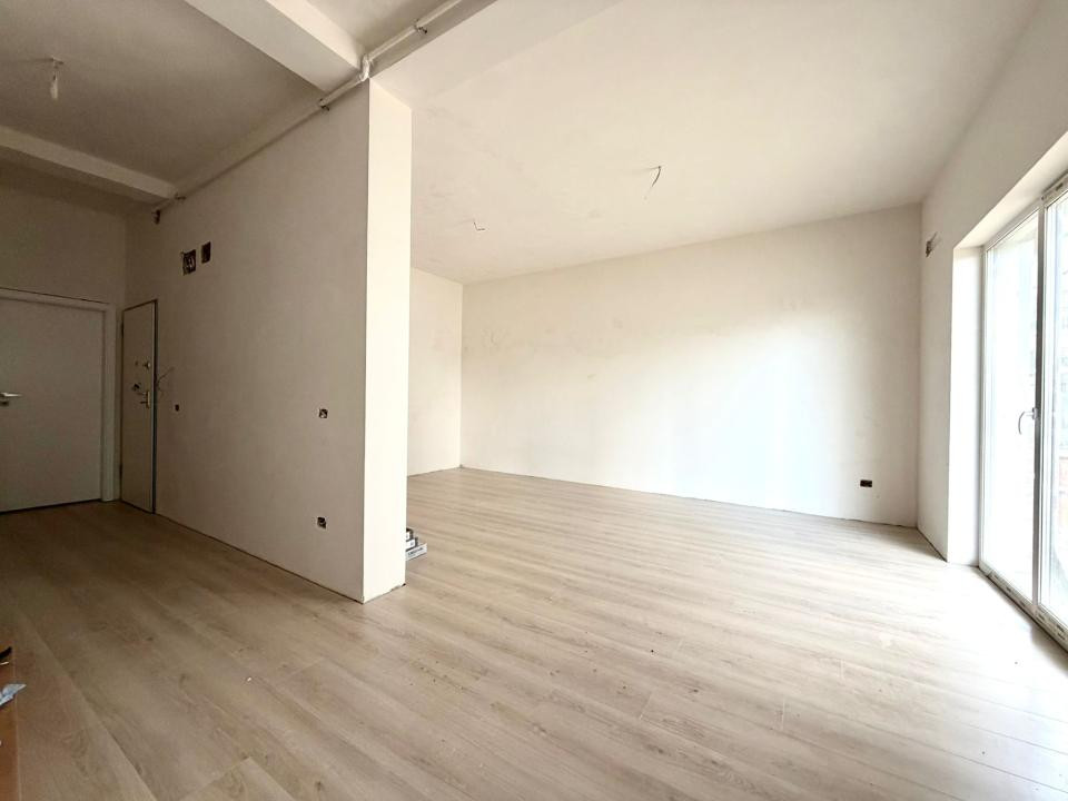 Apartament 1 camera, 40,3 mp utili cu GRADINA - COMISION 0%