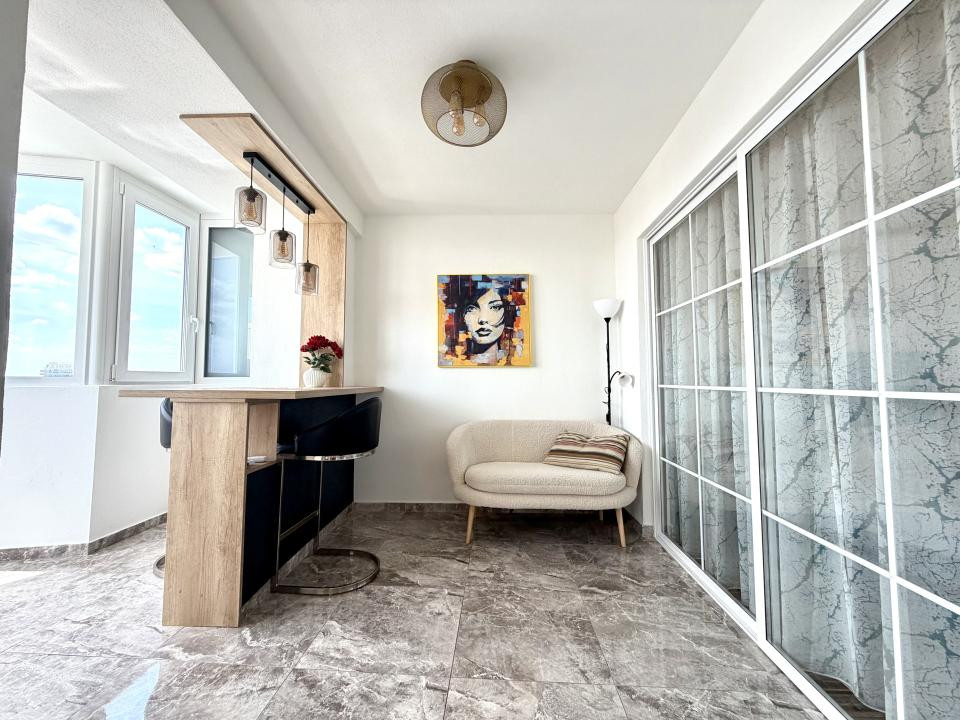 Apartament central cu 2 camere, 38 mp utili, etaj 8 - Timisoara