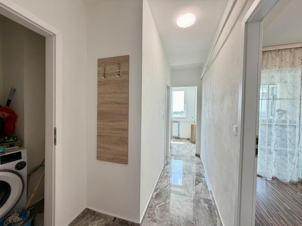 Apartament central cu 2 camere, 38 mp utili, etaj 8 - Timisoara