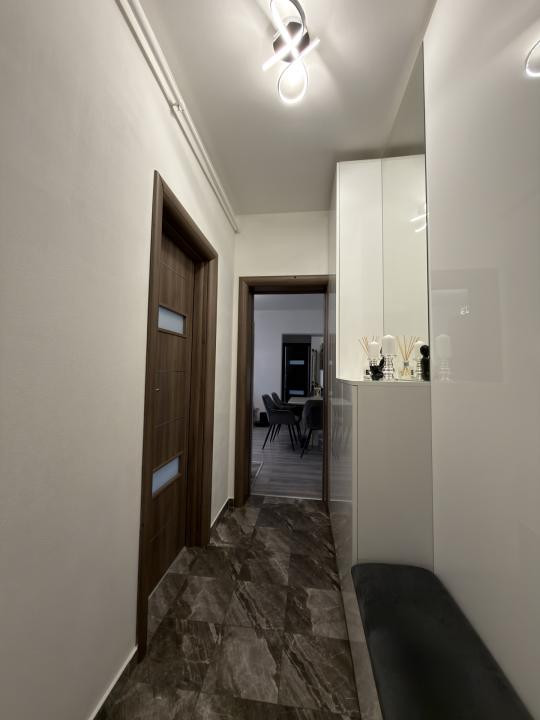 Apartament 2 camere, 52mp utili, semidecomandat - Zona Iulius Mall