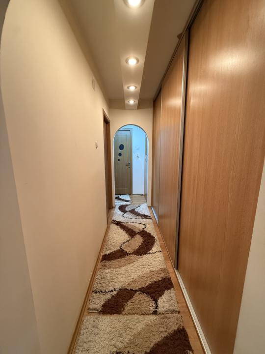 Apartament cu 3 camere, decomandat, 65 mp utili, etaj 4 cu acoperis - Soarelui