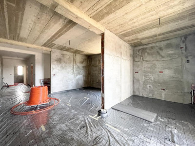 Duplex pe parter cu 3 camere - Mosnita Noua