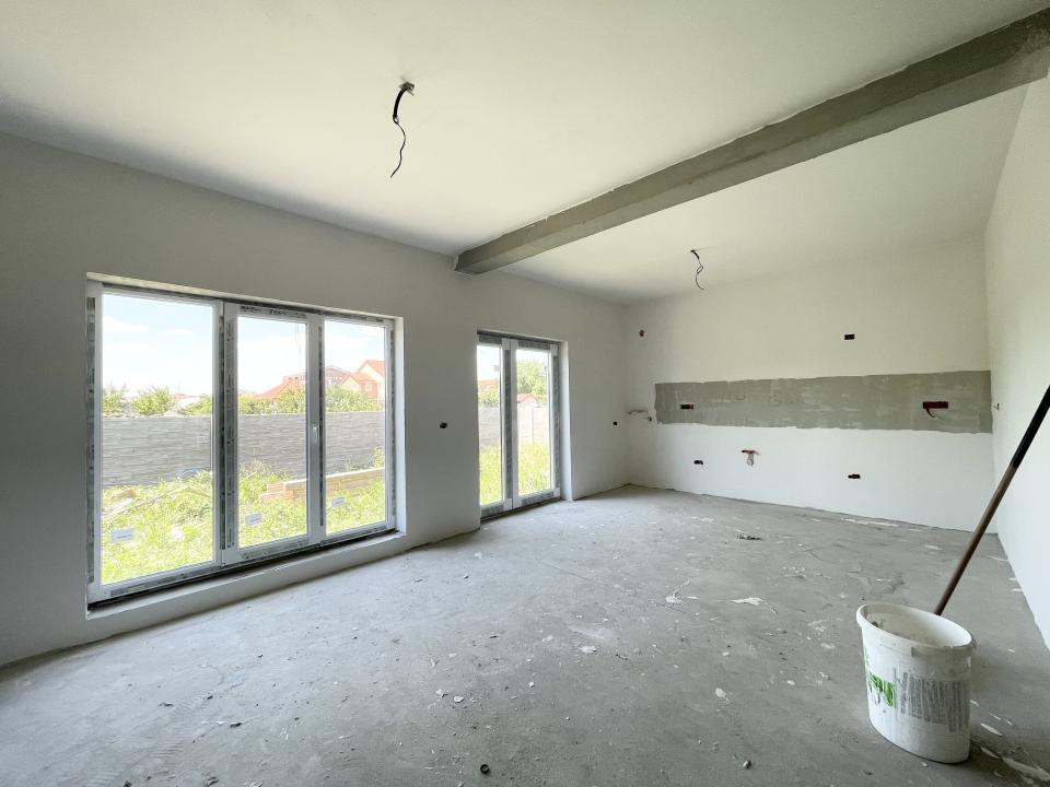 Duplex 3 camere centru Mosnita Veche