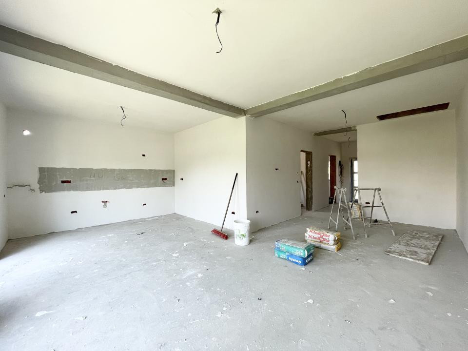 Duplex 3 camere centru Mosnita Veche