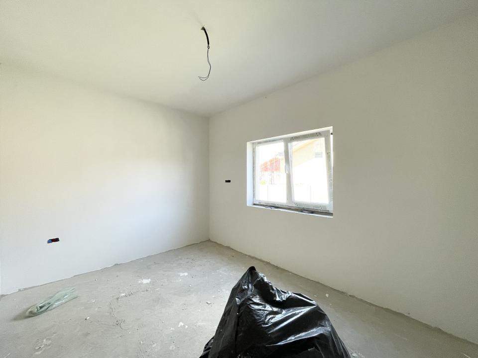 Duplex 3 camere centru Mosnita Veche