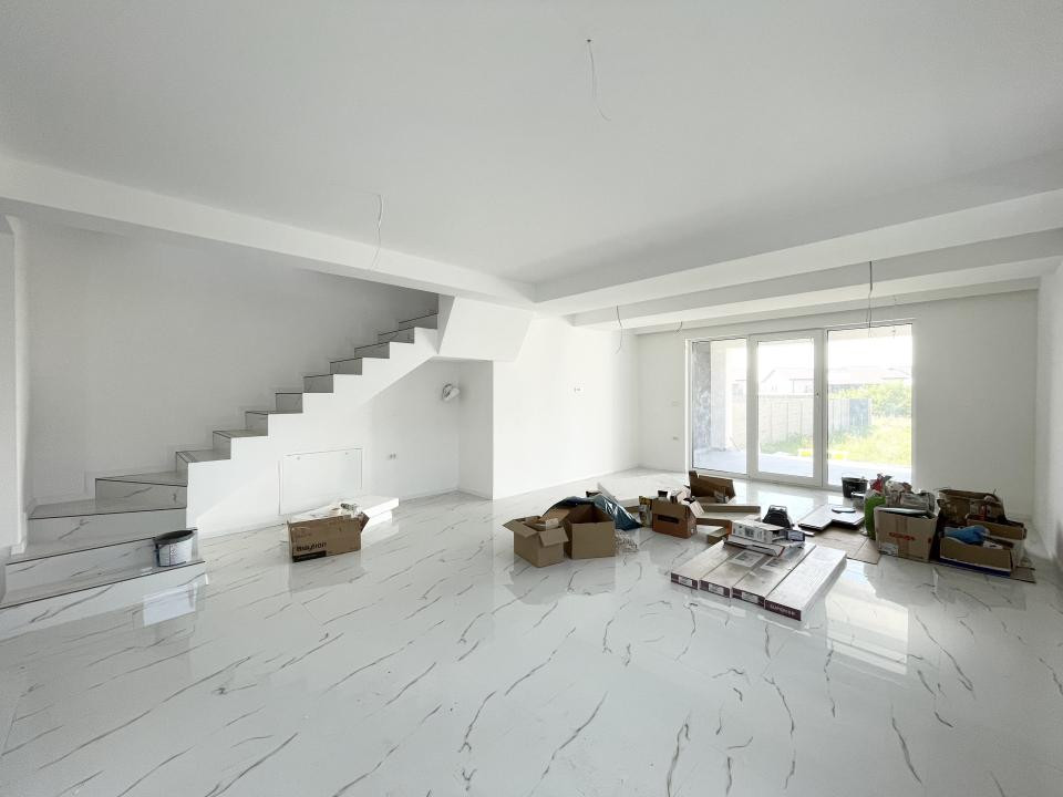 Duplex 4 camere despartit prin camera tehnica - Urseni