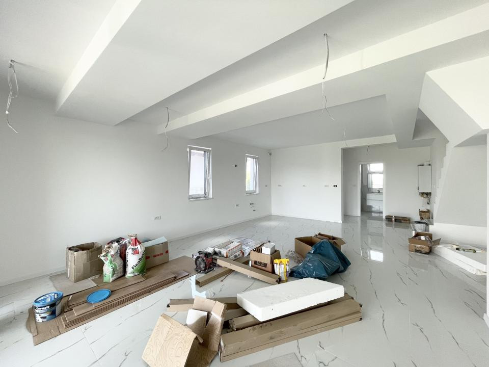 Duplex 4 camere despartit prin camera tehnica - Urseni