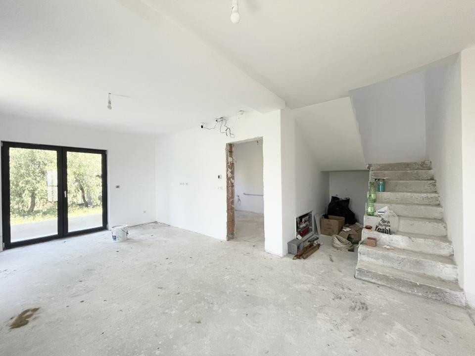 Duplex separat prin camera tehnica, 122mp utili - Urseni
