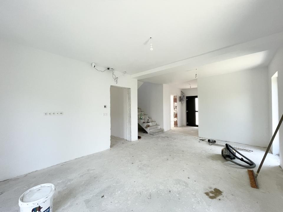 Duplex separat prin camera tehnica, 122mp utili - Urseni