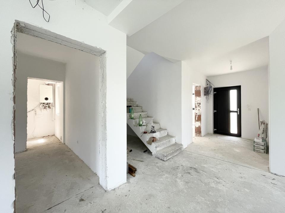 Duplex separat prin camera tehnica, 122mp utili - Urseni