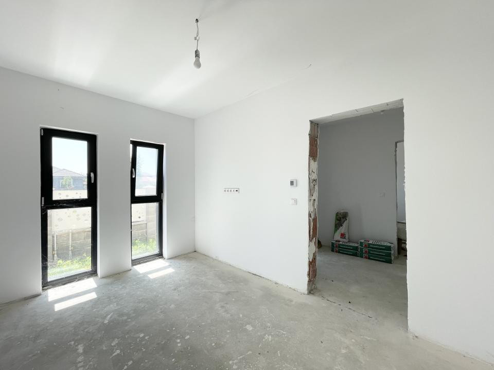 Duplex separat prin camera tehnica, 122mp utili - Urseni