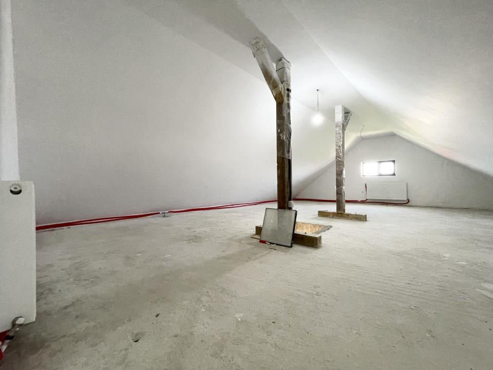 Duplex separat prin camera tehnica, 122mp utili - Urseni
