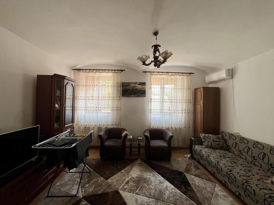  Apartament 2 camere, 60 mp utili, parter, curte comuna - Zona Iosefin