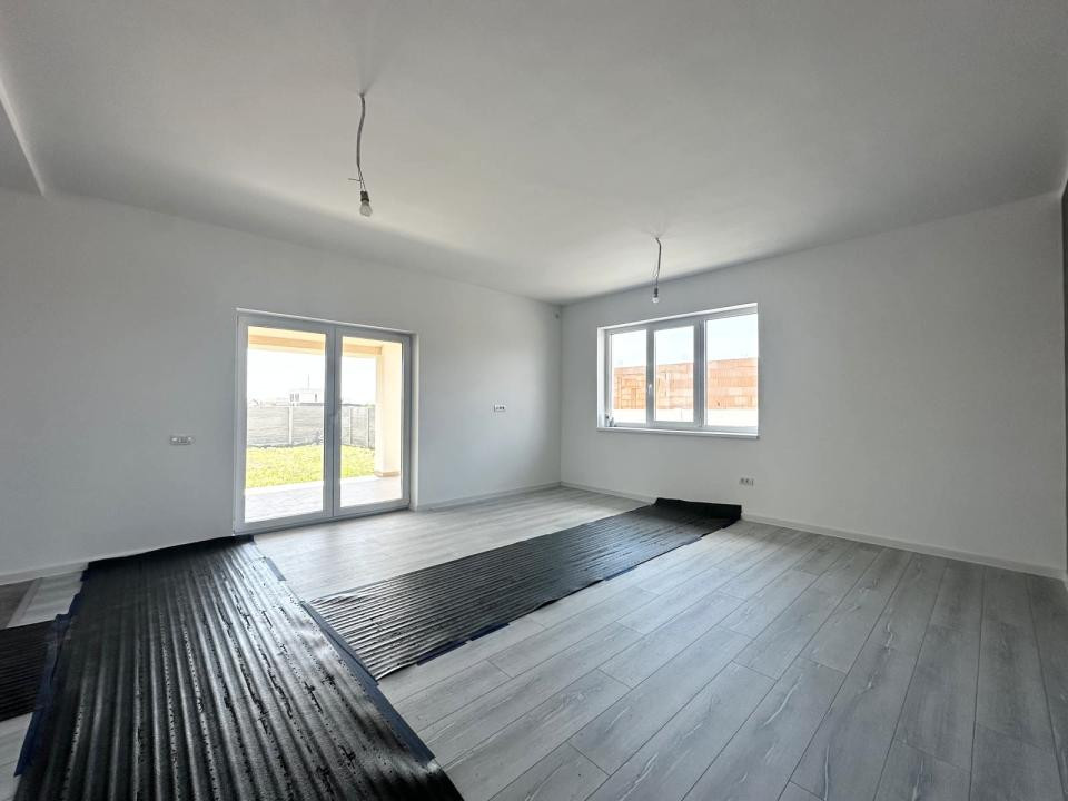 Casa Individuala 4 camere, 540mp teren - Mosnita Noua