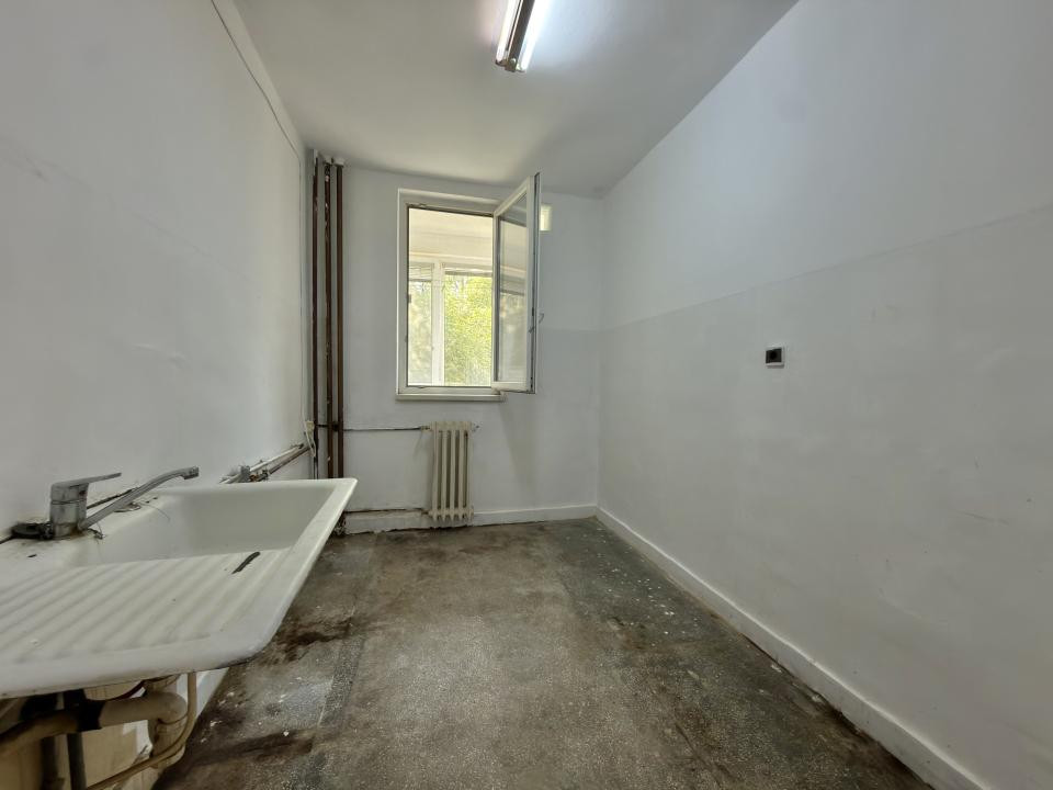 Apartament 2 camere, decomandat, etaj 2, zona Sagului 