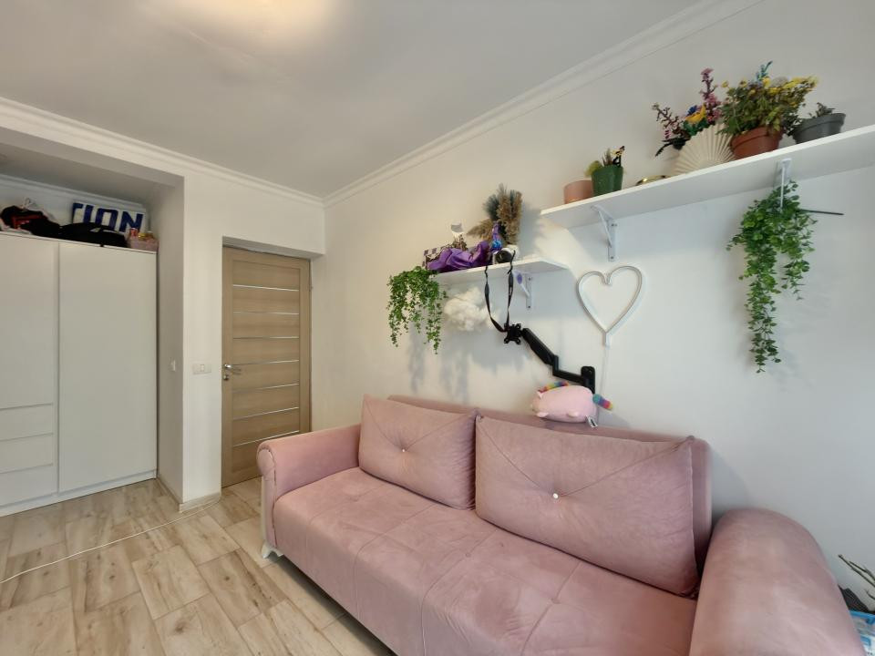 Duplex 4 camere, P+E, 111mp utili, 263mp teren in Utvin 