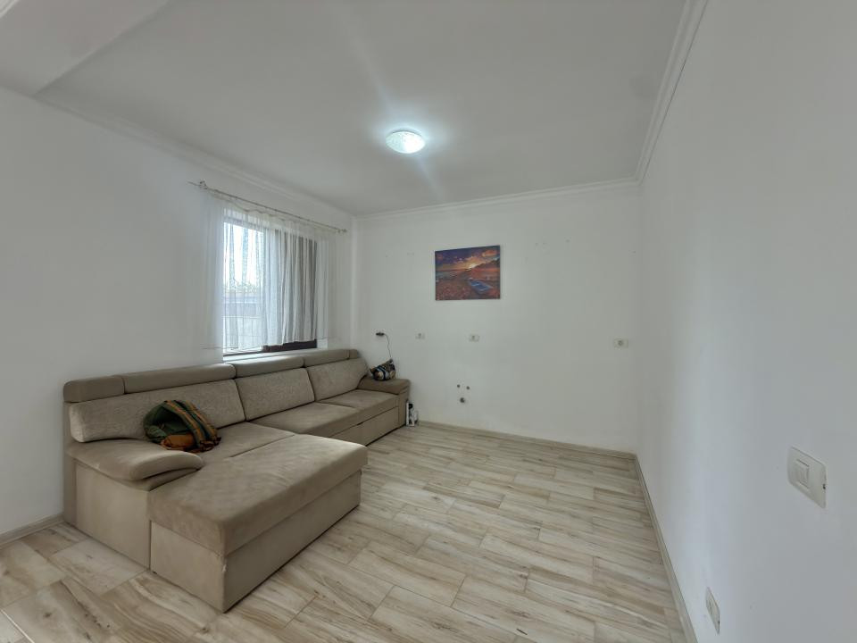 Duplex 4 camere, P+E, 111mp utili, 263mp teren in Utvin 