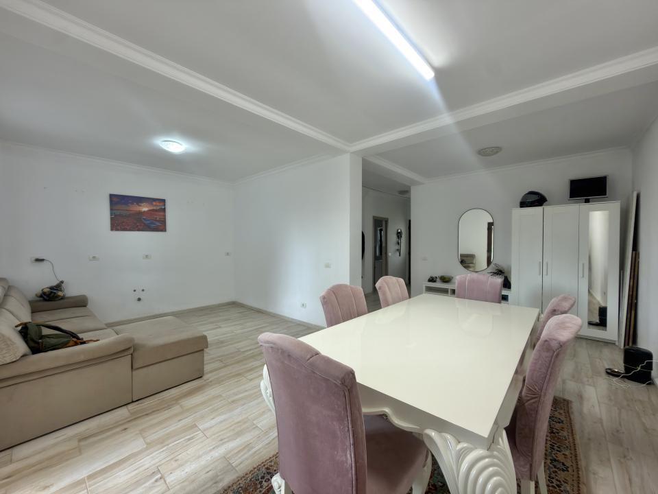 Duplex 4 camere, P+E, 111mp utili, 263mp teren in Utvin 