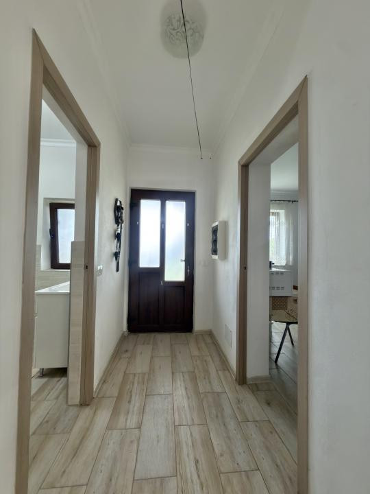 Duplex 4 camere, P+E, 111mp utili, 263mp teren in Utvin 