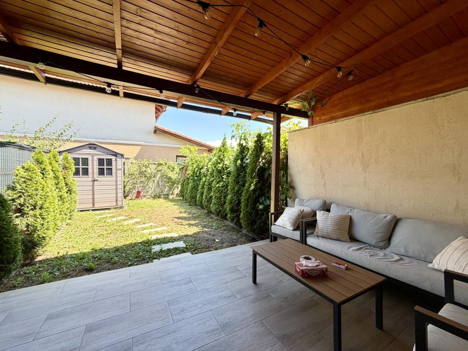 Triplex 4 camere, 101 mp utili, 150 mp teren - Dumbravita 