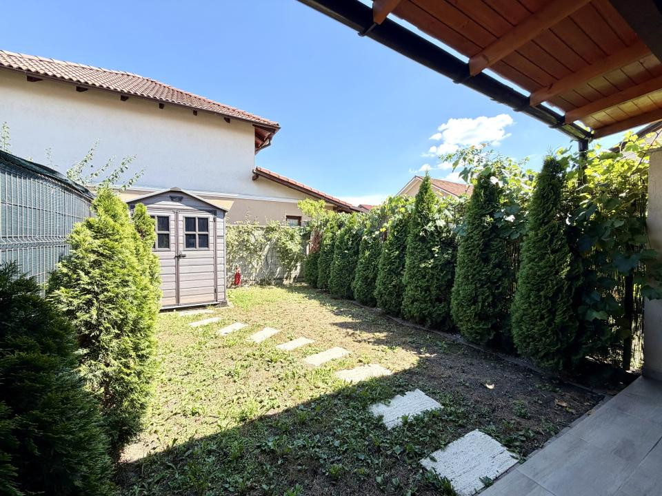 Triplex 4 camere, 101 mp utili, 150 mp teren - Dumbravita 