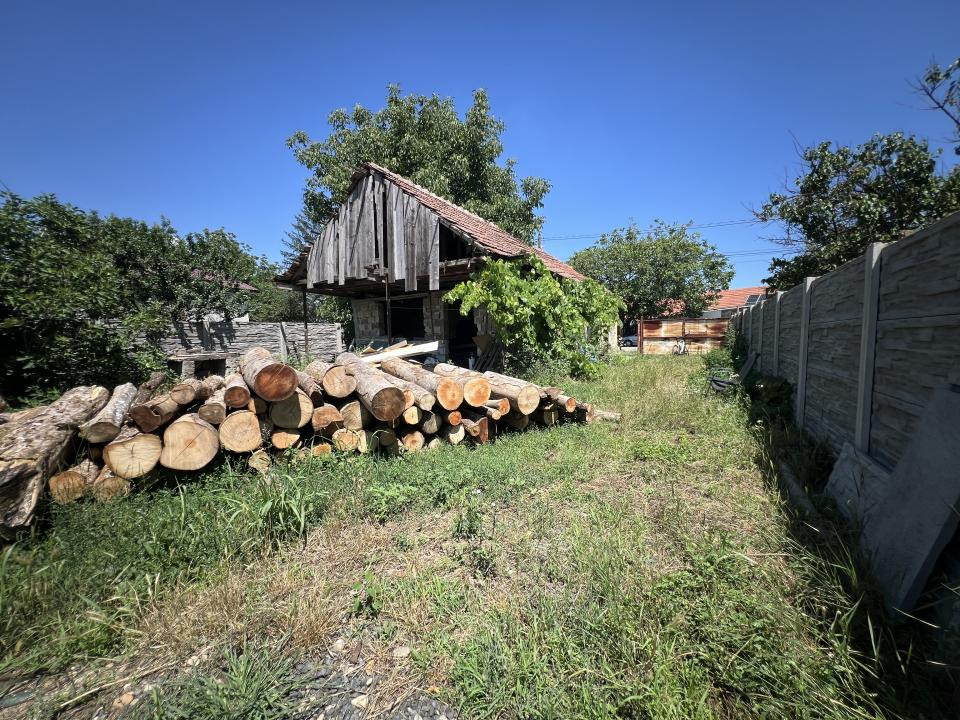 Casa de demolat cu teren 575 mp - zona centrala - Vatra Veche, Dumbravita 
