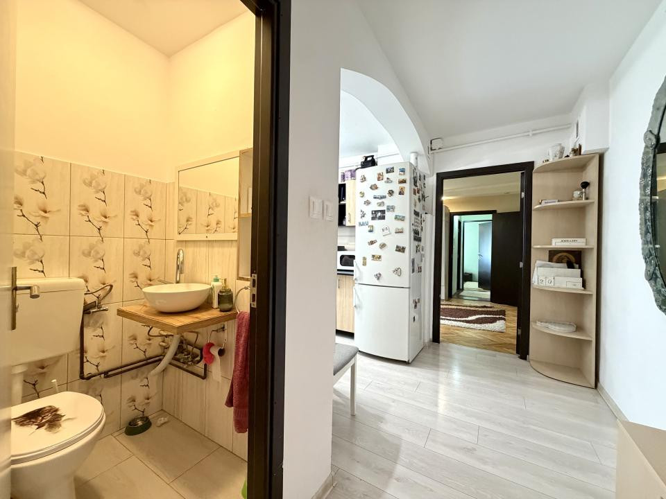 Apartament 3 camere, 64 mp utili, etaj 2 - Zona Lipovei