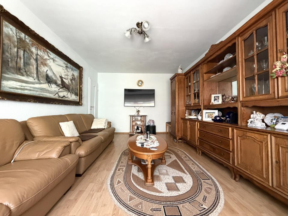 Apartament 3 camere, 68 mp utili, etaj 2, garaj, 2 boxe - Plavat II