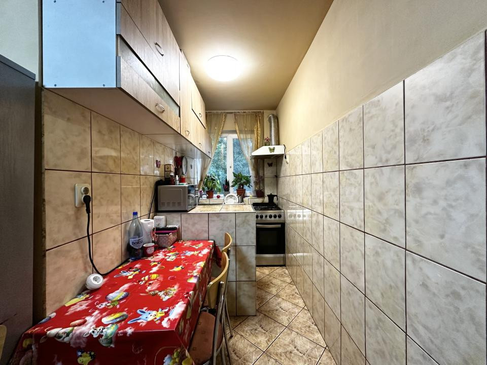 Apartament 3 camere, etaj 3, 50 mp - zona Calea Sagului
